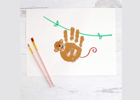 painted handprint that was turned into a monkey 